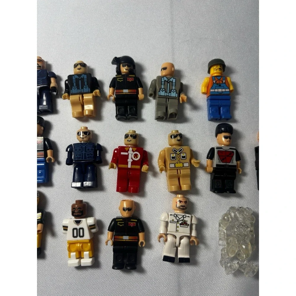 Lot Of 21 Lego Minifigure People-Football,Mario, Halo,Captain,Not All‎ Complete - Picture 4 of 5